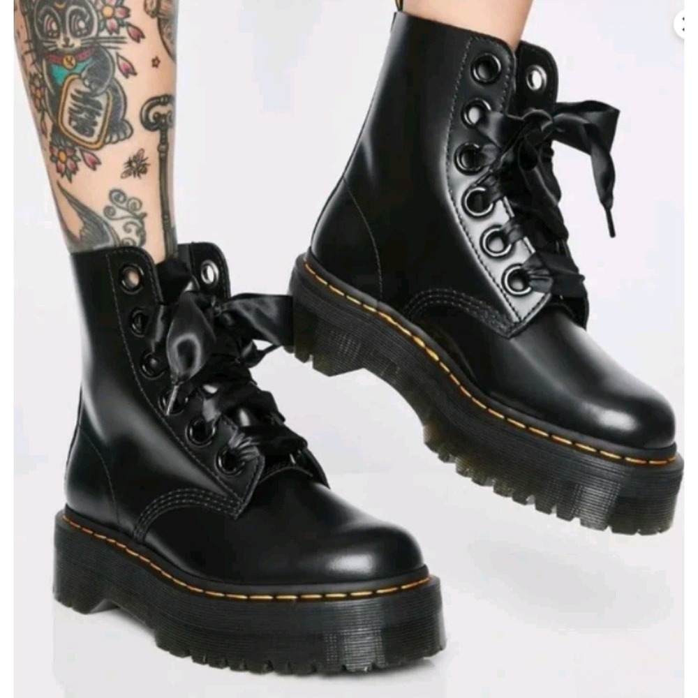 Dr. Martens Molly Black Buttero Leather Platform Boot Satin Ribbon Laces Quad 10